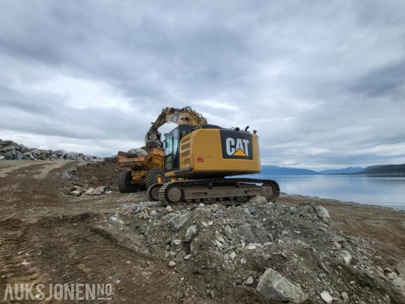 2015 Cat 320E LRR - Beltegraver - 2 skuffer - Excavator: picture 4 2015 Cat 320E LRR - Beltegraver - 2 skuffer - Excavator: picture 4