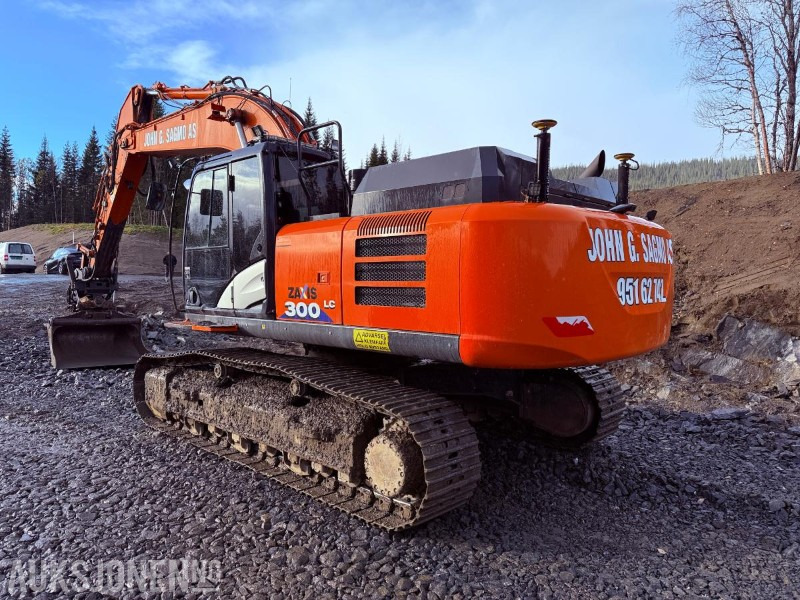 2016 Hitachi ZX300LC-6 Beltegraver - Sentralsmøring, GPS, Engcon tiltrotator og 2 skuffer - Excavator: picture 5 2016 Hitachi ZX300LC-6 Beltegraver - Sentralsmøring, GPS, Engcon tiltrotator og 2 skuffer - Excavator: picture 5