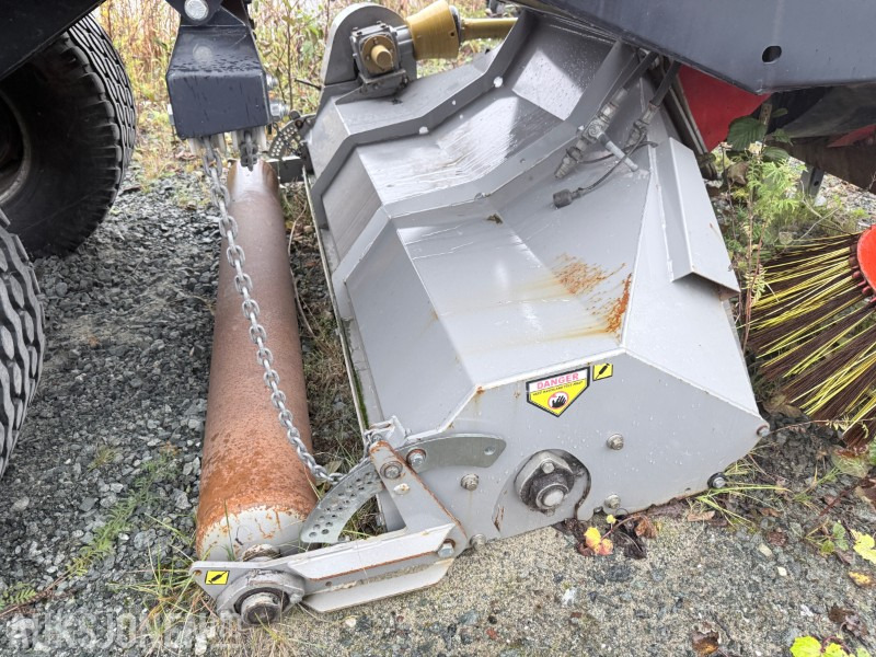 2017 Trilo S4 Vacuum Sweeper med ekstrautstyr - Agricultural machinery: picture 4 2017 Trilo S4 Vacuum Sweeper med ekstrautstyr - Agricultural machinery: picture 4