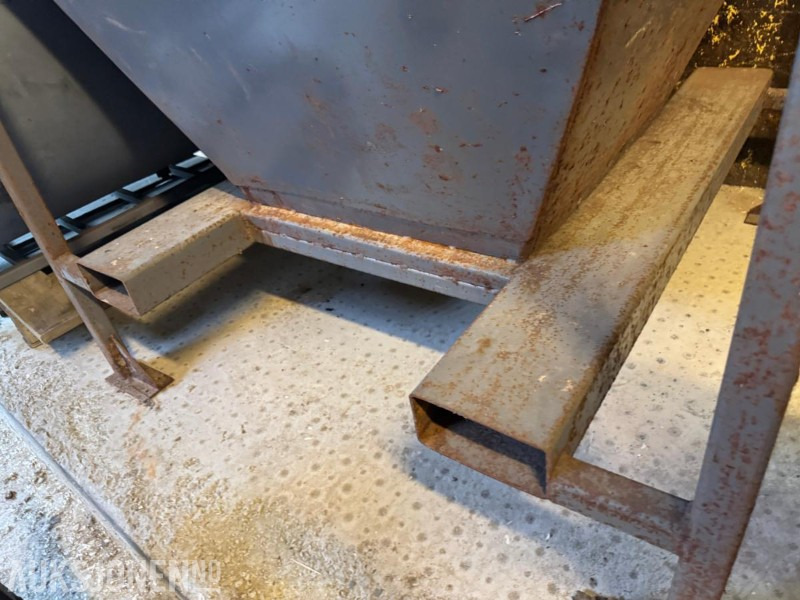 Flyttbar silo som fint rommer 2 storsekker - Agricultural machinery: picture 4 Flyttbar silo som fint rommer 2 storsekker - Agricultural machinery: picture 4