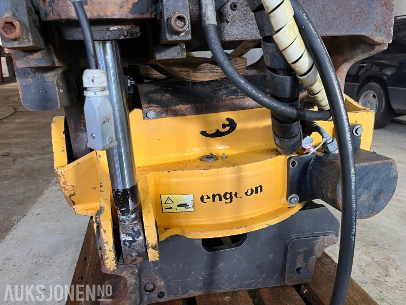 2009 Engcon EC30 Tiltrotator - Attachment for Construction machinery: picture 4 2009 Engcon EC30 Tiltrotator - Attachment for Construction machinery: picture 4