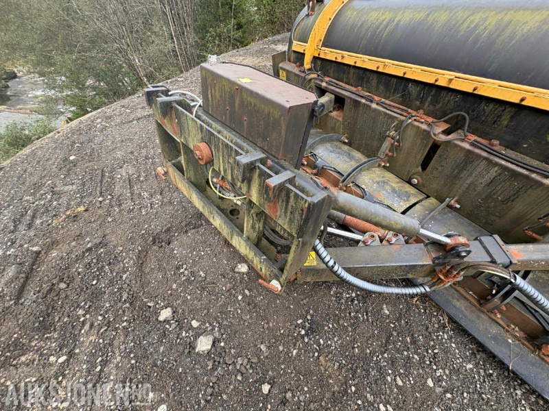 2012 Mahler M-Flexiway DT34FW snøplog med hydraulikksentral og slaps - Attachment for Construction machinery: picture 5 2012 Mahler M-Flexiway DT34FW snøplog med hydraulikksentral og slaps - Attachment for Construction machinery: picture 5