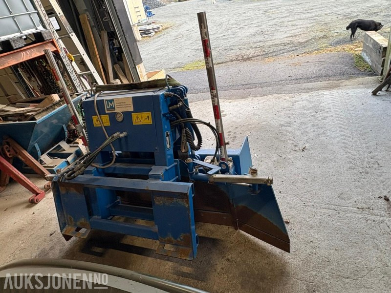 2014 AP LEVELLER 1400 / PLANERINGSSKJÆR MED TVERRFALLSENSOR OG LASERMOTTAKERE - Attachment for Construction machinery: picture 4 2014 AP LEVELLER 1400 / PLANERINGSSKJÆR MED TVERRFALLSENSOR OG LASERMOTTAKERE - Attachment for Construction machinery: picture 4