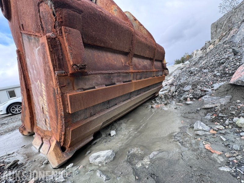 2014 Gjerstad Graveskuff / Lasteskuffe - 4500 L - 4,5 m3 - Nysveiset - Attachment for Construction machinery: picture 5 2014 Gjerstad Graveskuff / Lasteskuffe - 4500 L - 4,5 m3 - Nysveiset - Attachment for Construction machinery: picture 5