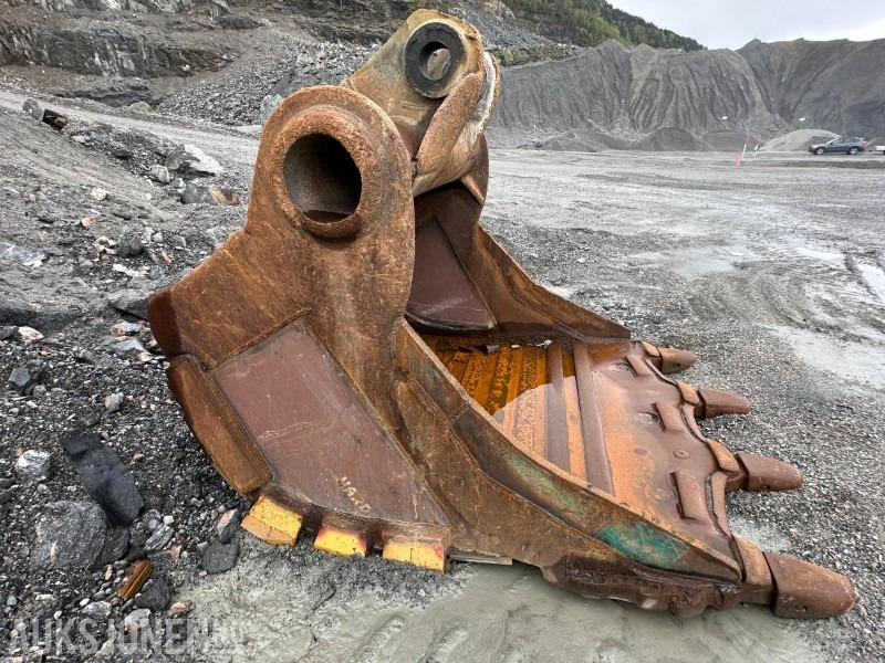 2014 Gjerstad Graveskuff / Lasteskuffe - 4500 L - 4,5 m3 - Nysveiset - Attachment for Construction machinery: picture 3 2014 Gjerstad Graveskuff / Lasteskuffe - 4500 L - 4,5 m3 - Nysveiset - Attachment for Construction machinery: picture 3