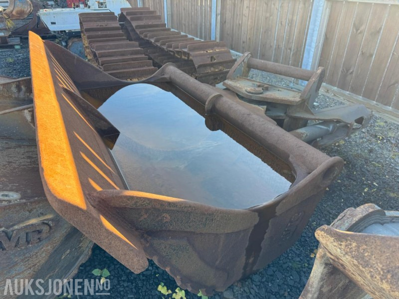 2015 SMP hydraulisk pusseskuffe S90 feste - Attachment for Construction machinery: picture 1 2015 SMP hydraulisk pusseskuffe S90 feste - Attachment for Construction machinery: picture 1