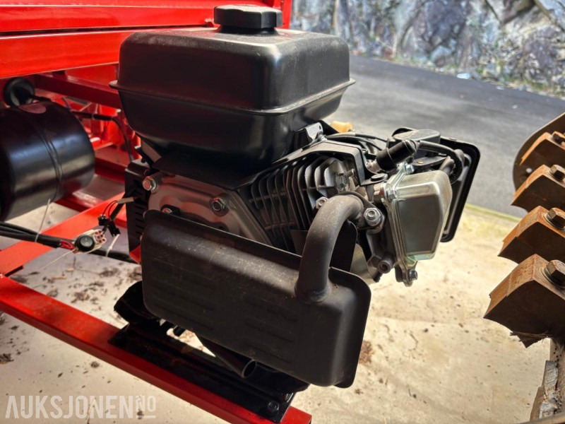 FJERNSTYRT 8HJULS DUMPERHENGER MED AGGREGAT. FJERNKONTROLL OG BATTERI - Attachment for Construction machinery: picture 4 FJERNSTYRT 8HJULS DUMPERHENGER MED AGGREGAT. FJERNKONTROLL OG BATTERI - Attachment for Construction machinery: picture 4