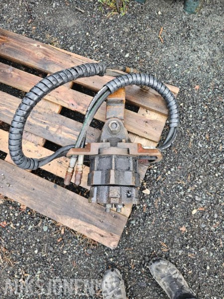 Indexator svivel til tømmerklo - Attachment for Construction machinery: picture 3 Indexator svivel til tømmerklo - Attachment for Construction machinery: picture 3