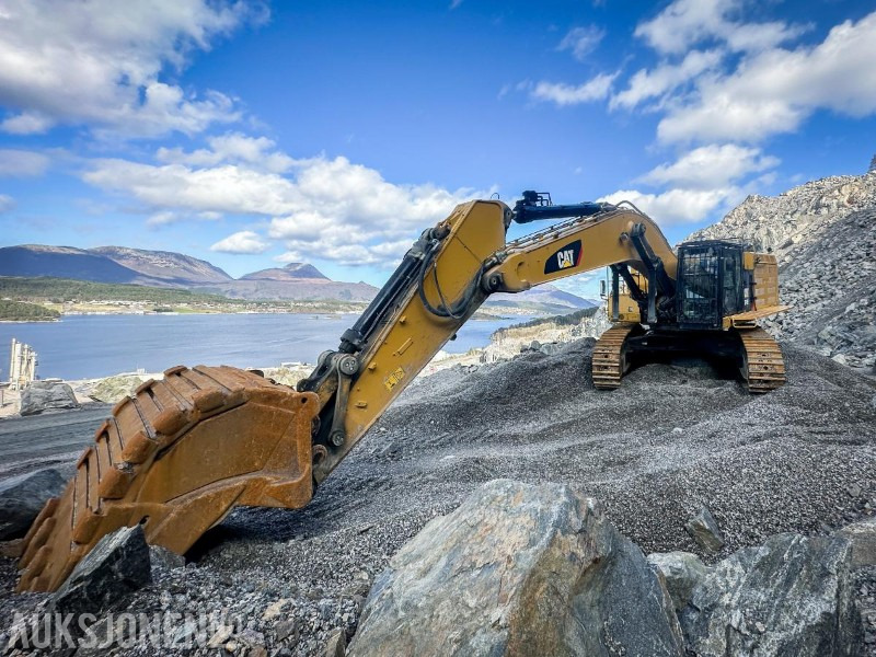 Cat 374F Beltegraver - Sentralsmøring - Ryggekamera - Graveskuff - Excavator: picture 1 Cat 374F Beltegraver - Sentralsmøring - Ryggekamera - Graveskuff - Excavator: picture 1