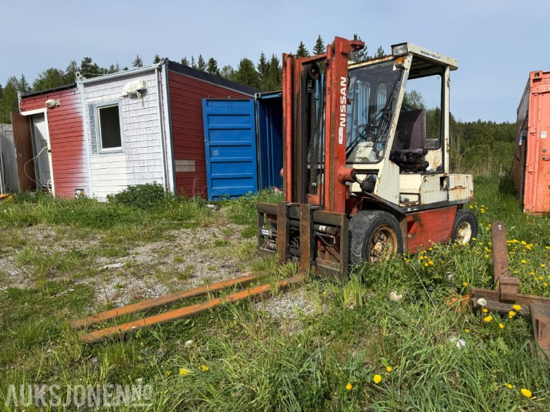 1990 Nissan gaffeltruck. - Material handling equipment: picture 1 1990 Nissan gaffeltruck. - Material handling equipment: picture 1