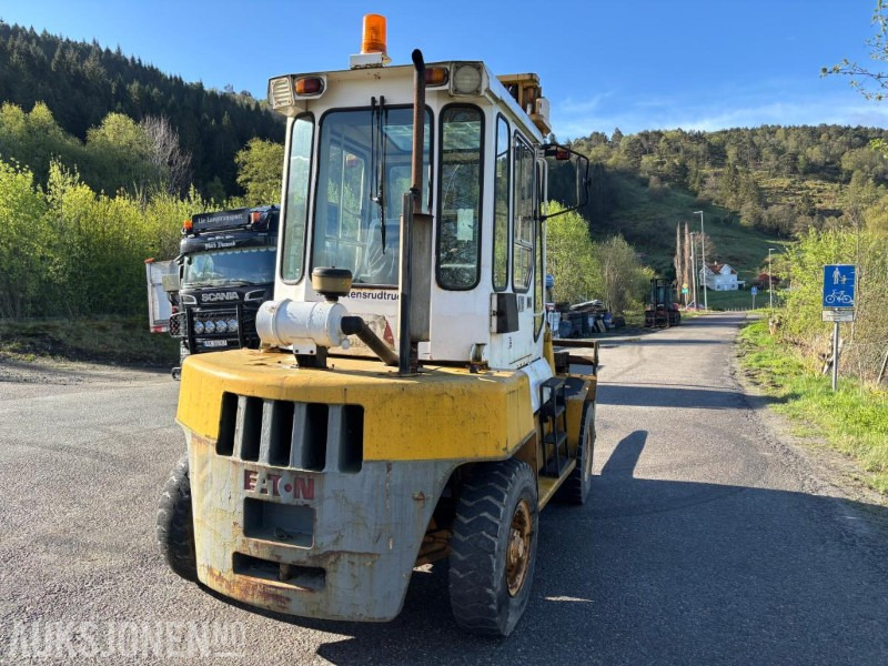 2000 Yale Eaton 110.165H - Material handling equipment: picture 3 2000 Yale Eaton 110.165H - Material handling equipment: picture 3