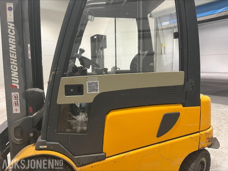 2001 Jungheinrich EFG-Vac 25 | elektrisk motvektstruck | 2500 timer! - Material handling equipment: picture 2 2001 Jungheinrich EFG-Vac 25 | elektrisk motvektstruck | 2500 timer! - Material handling equipment: picture 2