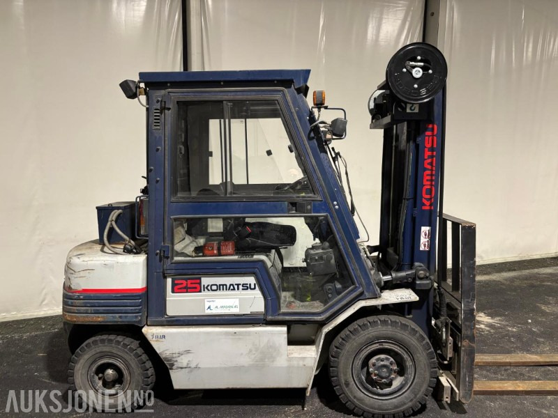 Komatsu FD25T-11D dieseltruck - Material handling equipment: picture 1 Komatsu FD25T-11D dieseltruck - Material handling equipment: picture 1