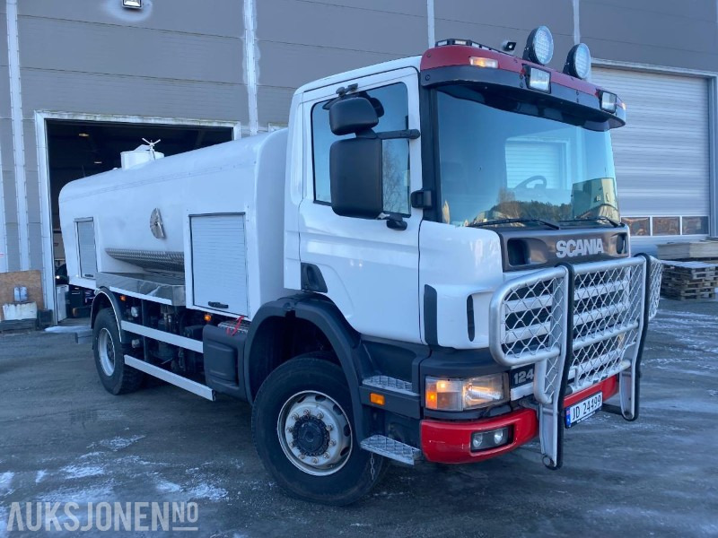 2000 Scania P-serie - Spylebil - Nyrestaurert - 4x4 - Municipal/ Special vehicle: picture 2 2000 Scania P-serie - Spylebil - Nyrestaurert - 4x4 - Municipal/ Special vehicle: picture 2
