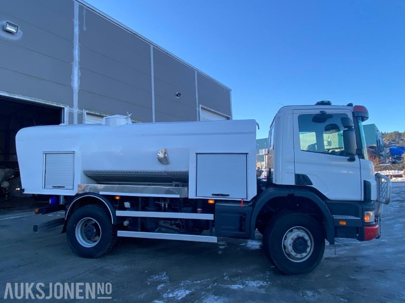 2000 Scania P-serie - Spylebil - Nyrestaurert - 4x4 - Municipal/ Special vehicle: picture 4 2000 Scania P-serie - Spylebil - Nyrestaurert - 4x4 - Municipal/ Special vehicle: picture 4