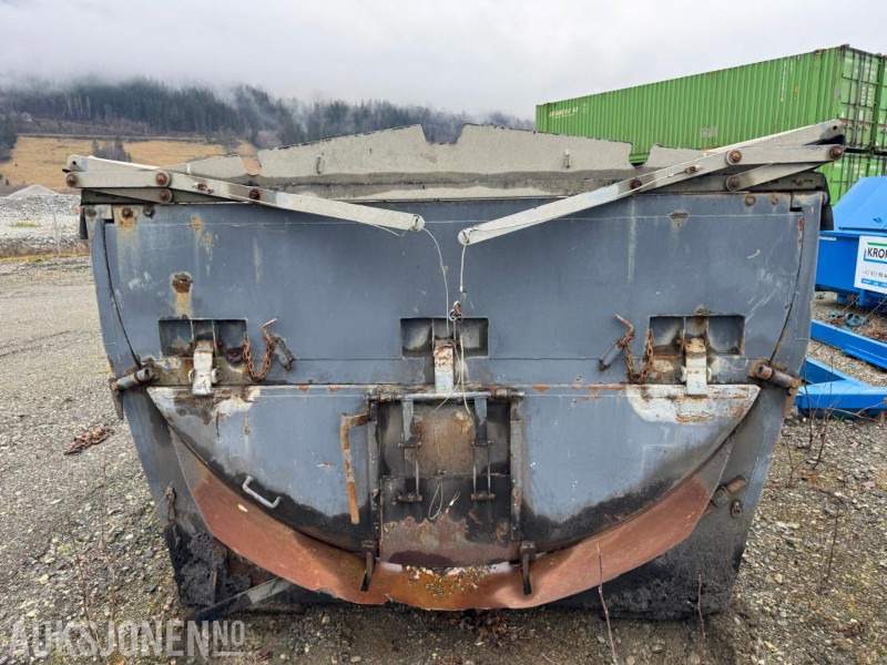 Asfaltkasse til krokløft med giljotinluke og kapell - Truck: picture 5 Asfaltkasse til krokløft med giljotinluke og kapell - Truck: picture 5