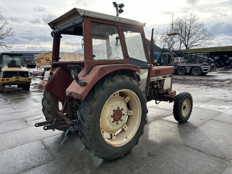 International 845 - Farm tractor: picture 5 International 845 - Farm tractor: picture 5