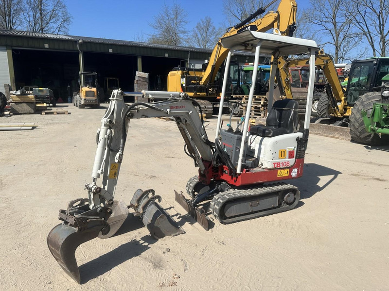 Takeuchi TB 108 3 buckets - Mini excavator: picture 1 Takeuchi TB 108 3 buckets - Mini excavator: picture 1
