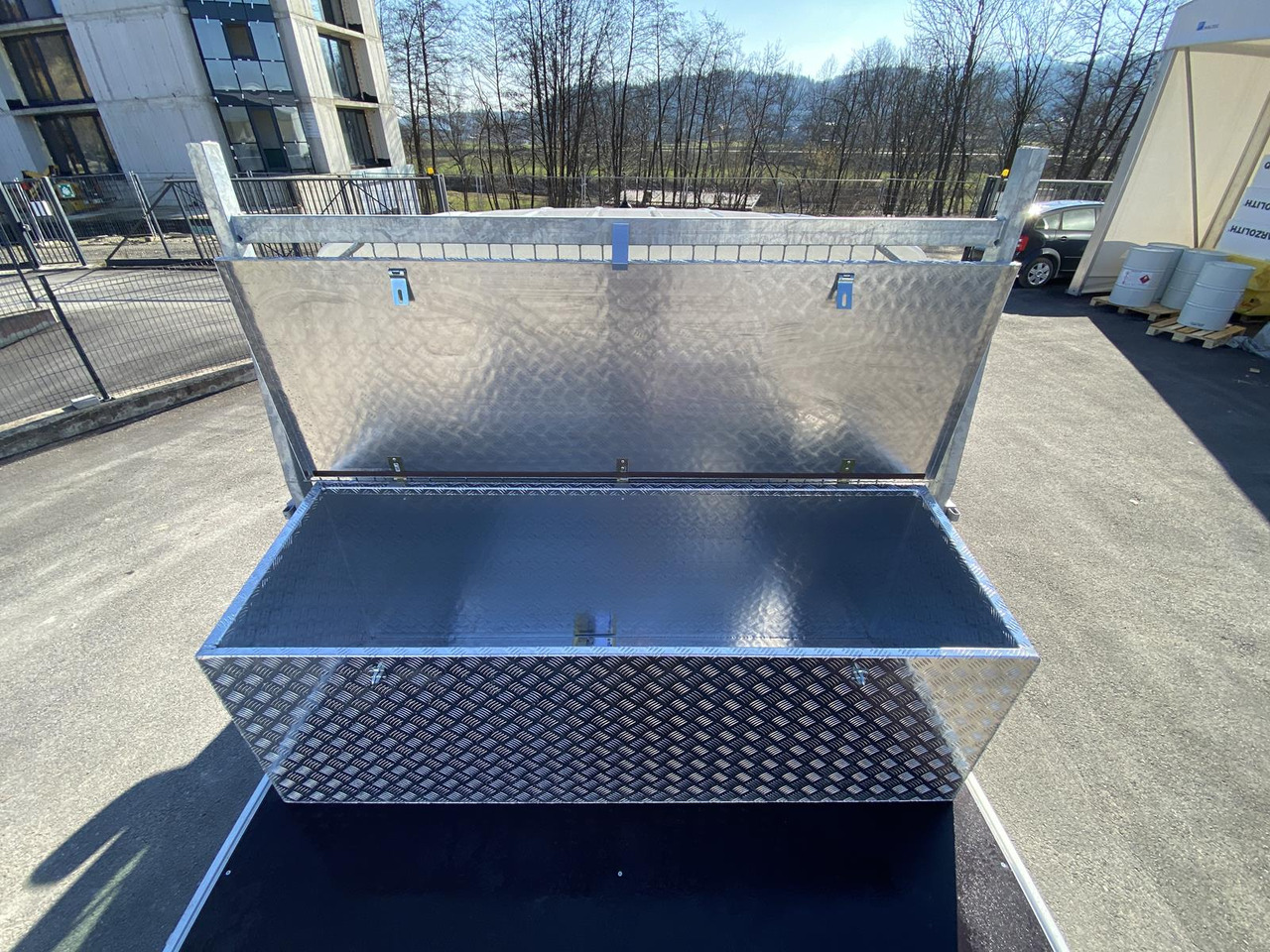 Lease a MAN TGE 3.180 DOKA 1+6 3640MM | OFFENE PRITSCHE + ALU KOFFER AUF DER PRITSCHE MAN TGE 3.180 DOKA 1+6 3640MM | OFFENE PRITSCHE + ALU KOFFER AUF DER PRITSCHE: picture 12