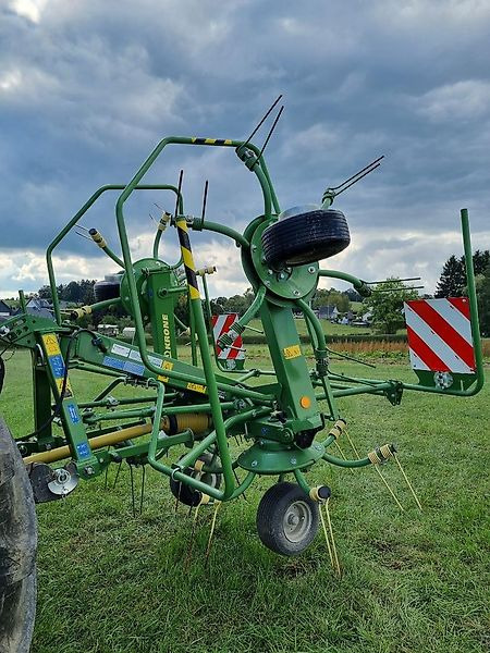 Krone KW 4.62 / 4 - Tedder/ Rake: picture 1 Krone KW 4.62 / 4 - Tedder/ Rake: picture 1