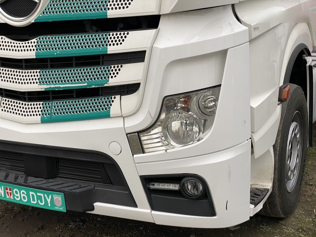 Mercedes-Benz Cap tractor MERCEDES-BENZ TOP Actros 1842 MP4 Klima MegaSpace - Tractor unit: picture 3 Mercedes-Benz Cap tractor MERCEDES-BENZ TOP Actros 1842 MP4 Klima MegaSpace - Tractor unit: picture 3