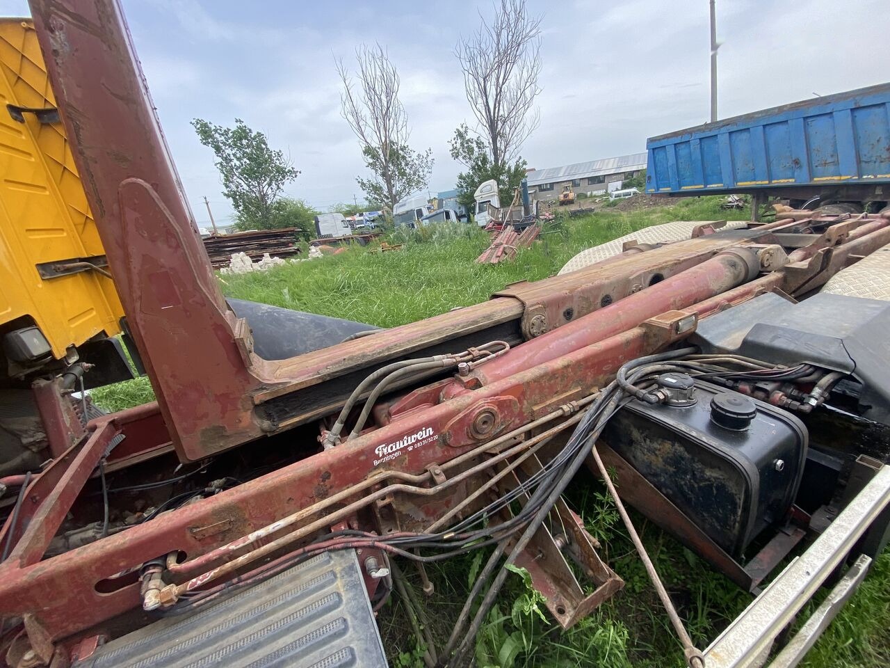 Volvo  - Hook lift truck: picture 3 Volvo  - Hook lift truck: picture 3