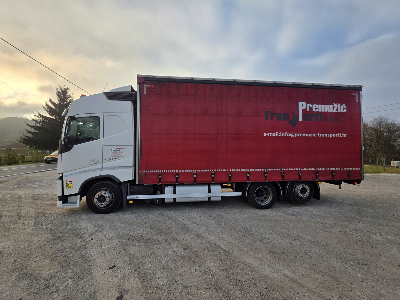 VOLVO FH500 Globetrotter Euro 6 - Curtainsider truck: picture 3 VOLVO FH500 Globetrotter Euro 6 - Curtainsider truck: picture 3