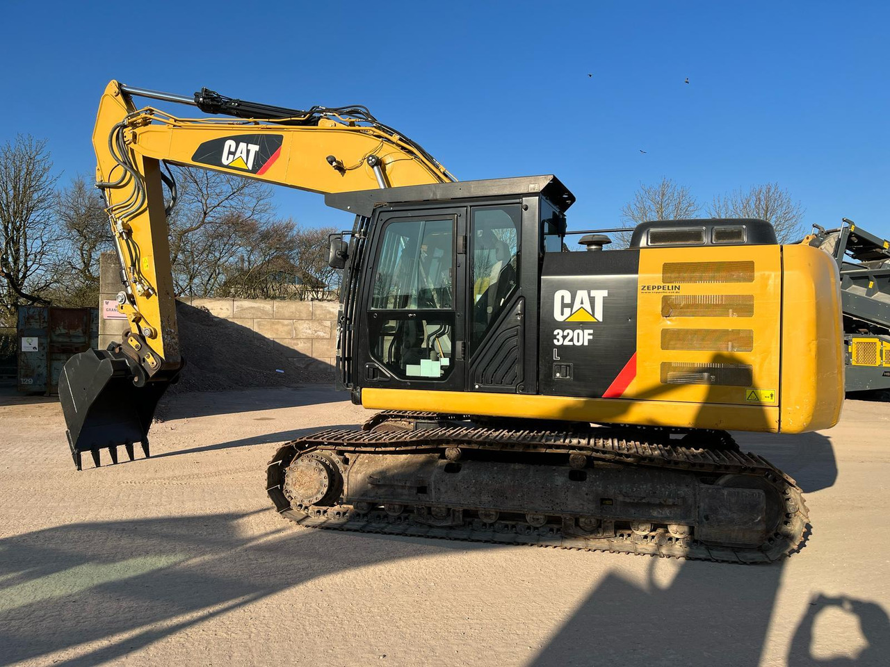 Caterpillar 320FL - Crawler excavator: picture 1 Caterpillar 320FL - Crawler excavator: picture 1