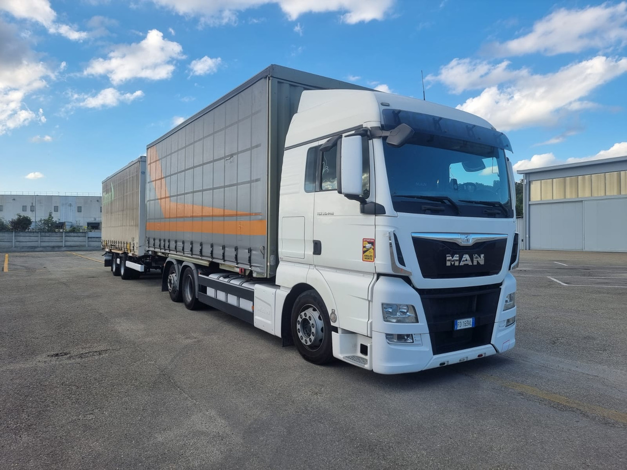 AUTOCARRO PORTACASSE - 2016 - 781000 km MAN TGX 26.440 6x2 - Curtainsider truck, Curtainsider trailer: picture 1 AUTOCARRO PORTACASSE - 2016 - 781000 km MAN TGX 26.440 6x2 - Curtainsider truck, Curtainsider trailer: picture 1