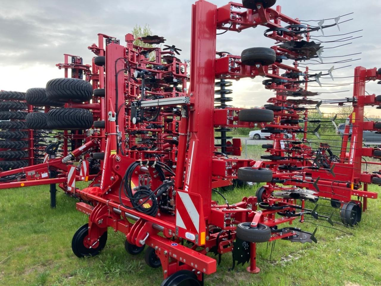 HORSCH TRANSFORMER 6 VF - Soil tillage equipment: picture 1 HORSCH TRANSFORMER 6 VF - Soil tillage equipment: picture 1