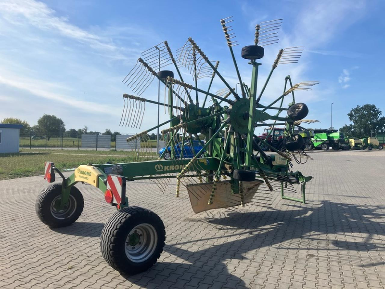 Krone TC880 - Tedder/ Rake: picture 3 Krone TC880 - Tedder/ Rake: picture 3