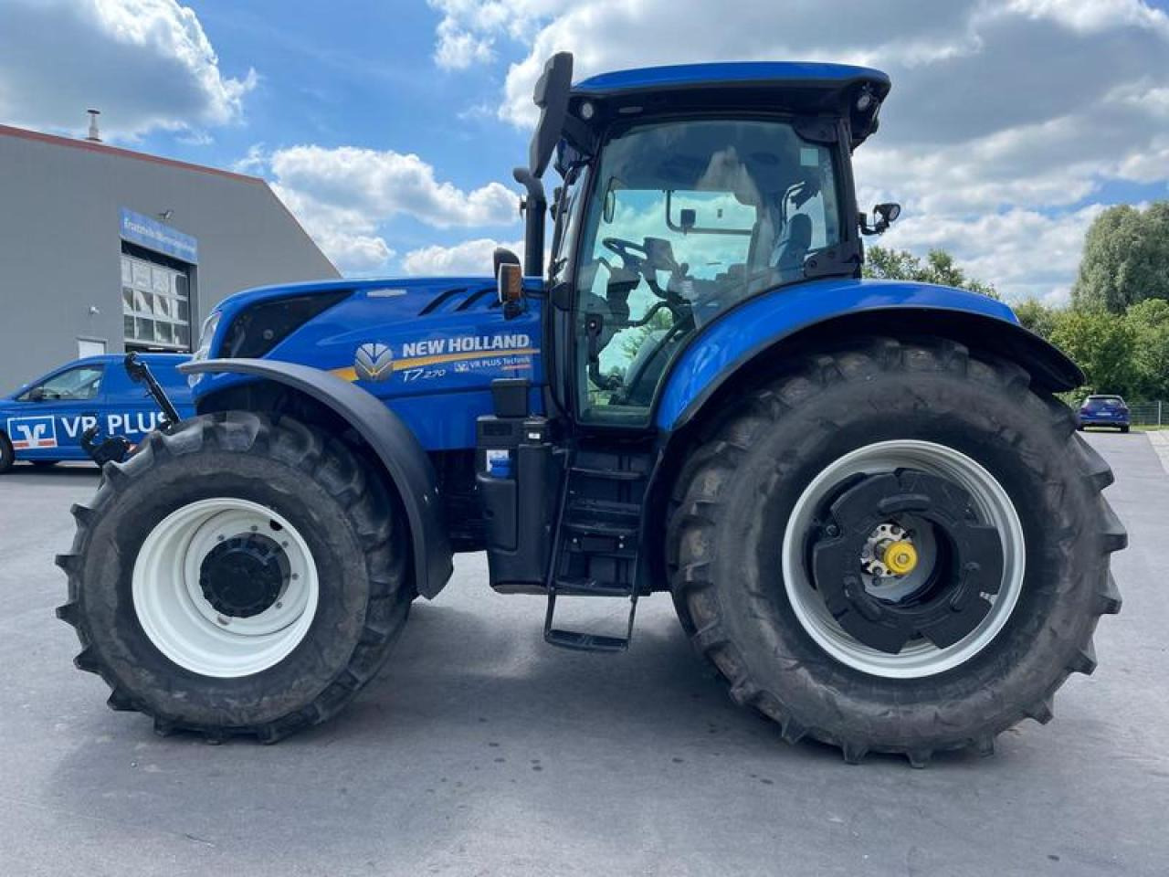 New Holland T 7.270 AUTOCOMMAND - Farm tractor: picture 2 New Holland T 7.270 AUTOCOMMAND - Farm tractor: picture 2