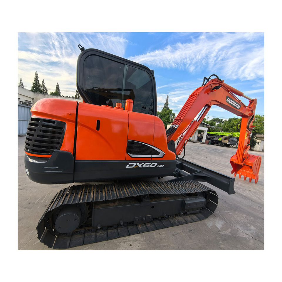 DOOSAN DX60 excavator - Mini excavator: picture 2 DOOSAN DX60 excavator - Mini excavator: picture 2