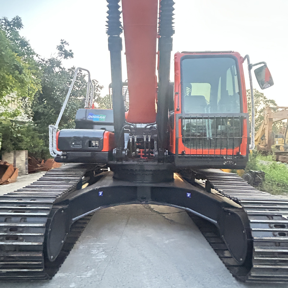Doosan Dx300LC-9C Crawler Excavator - Crawler excavator: picture 2 Doosan Dx300LC-9C Crawler Excavator - Crawler excavator: picture 2