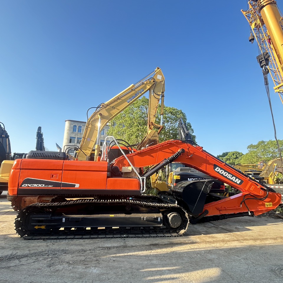 Doosan Dx300LC-9C Crawler Excavator - Crawler excavator: picture 4 Doosan Dx300LC-9C Crawler Excavator - Crawler excavator: picture 4