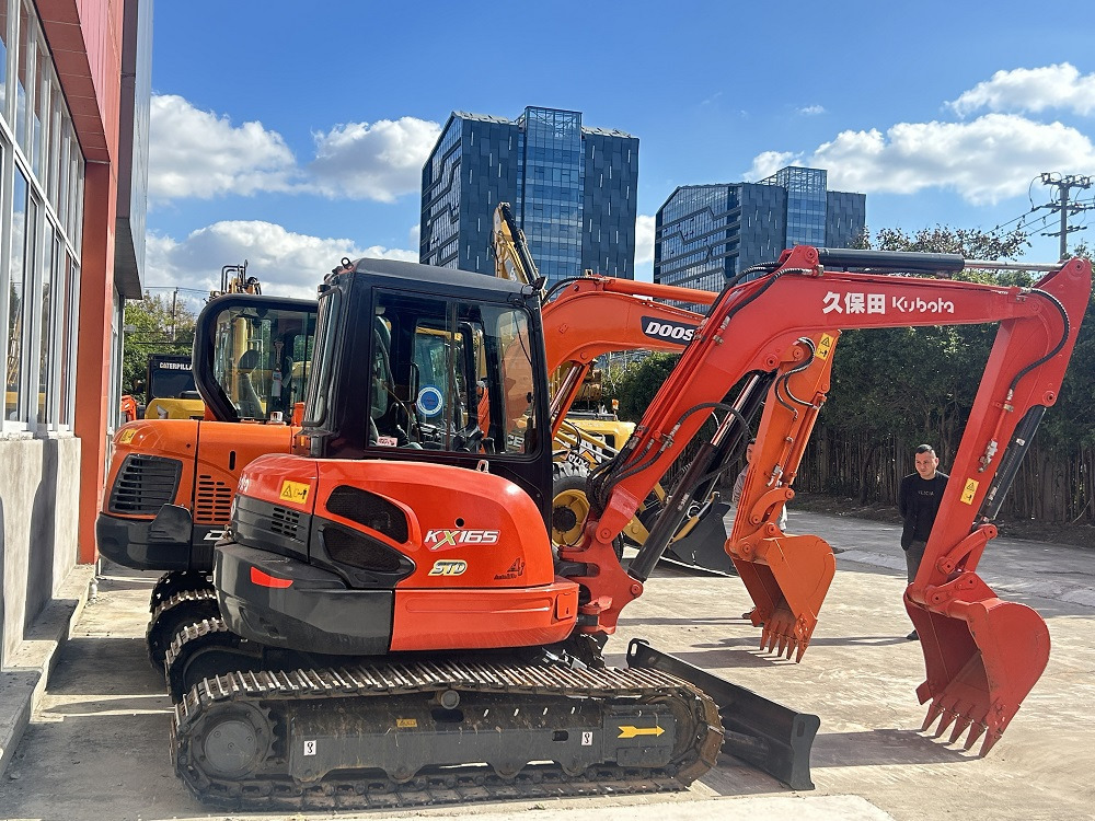 Kubota KX165 excavator - Mini excavator: picture 1 Kubota KX165 excavator - Mini excavator: picture 1