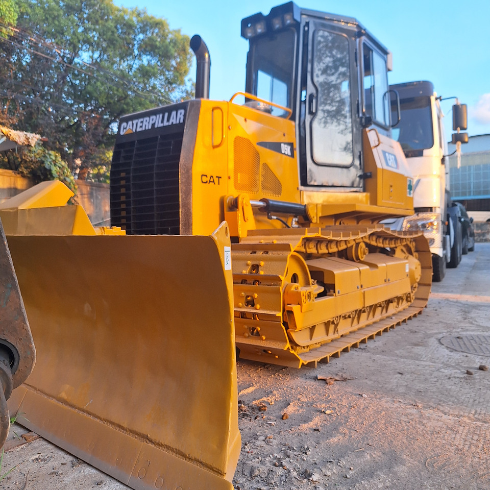 Used caterpillar cat D5k bulldozer - Bulldozer: picture 2 Used caterpillar cat D5k bulldozer - Bulldozer: picture 2