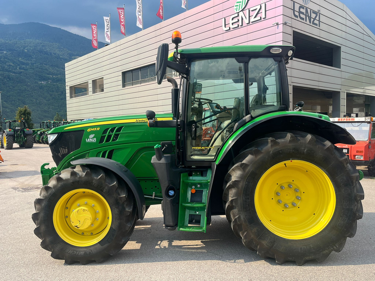 Lease a  JOHN DEERE 6145 R JOHN DEERE 6145 R: picture 10