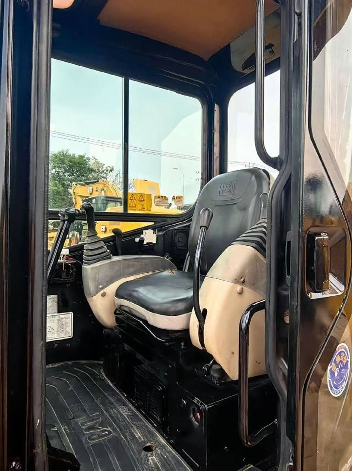 CAT 304 CR - Mini excavator: picture 4 CAT 304 CR - Mini excavator: picture 4