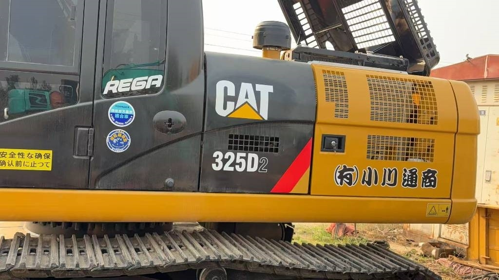 CAT 325  - Crawler excavator: picture 3 CAT 325  - Crawler excavator: picture 3