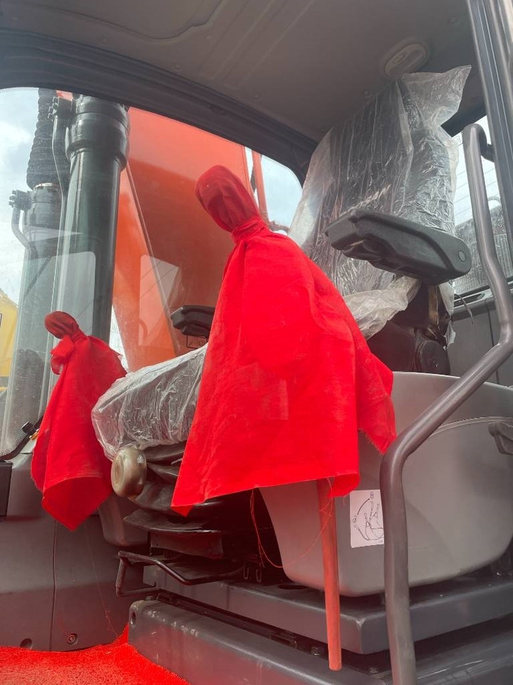 Doosan DX 225 - Crawler excavator: picture 2 Doosan DX 225 - Crawler excavator: picture 2