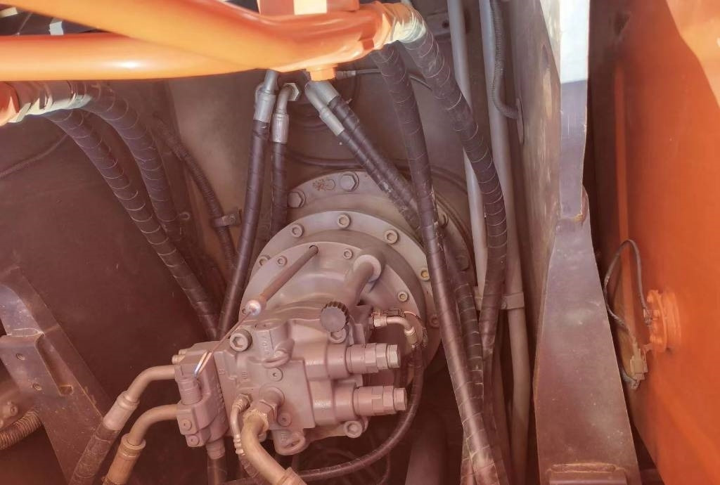 Hitachi ZX 240 - Crawler excavator: picture 5 Hitachi ZX 240 - Crawler excavator: picture 5