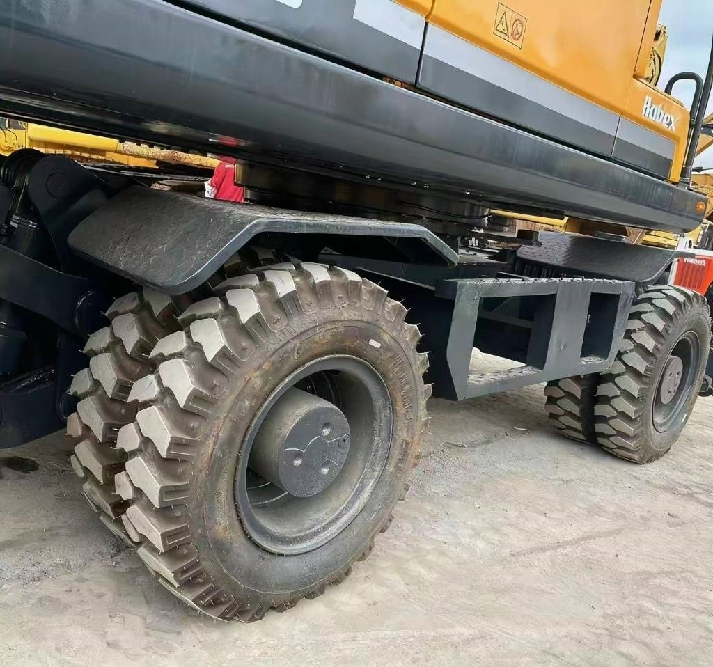 Hyundai 210W -9 - Wheel excavator: picture 3 Hyundai 210W -9 - Wheel excavator: picture 3