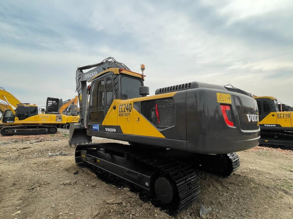 Volvo 240 - Crawler excavator: picture 1 Volvo 240 - Crawler excavator: picture 1