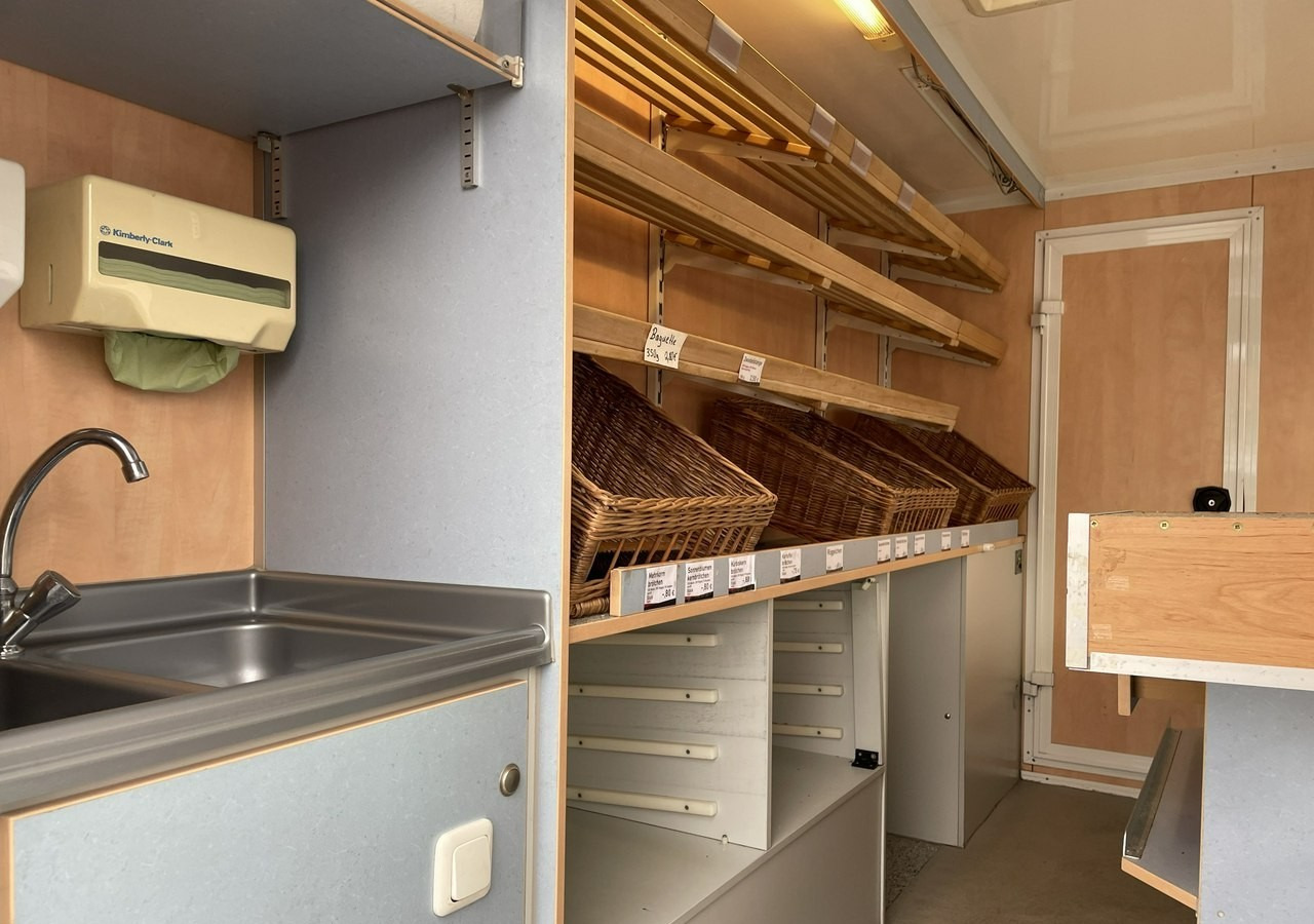 Fiat Ducato Autosklep pieczywa Sklep Gastronomiczny Food Truck Foodtruck bar 200 - Vending truck: picture 3 Fiat Ducato Autosklep pieczywa Sklep Gastronomiczny Food Truck Foodtruck bar 200 - Vending truck: picture 3