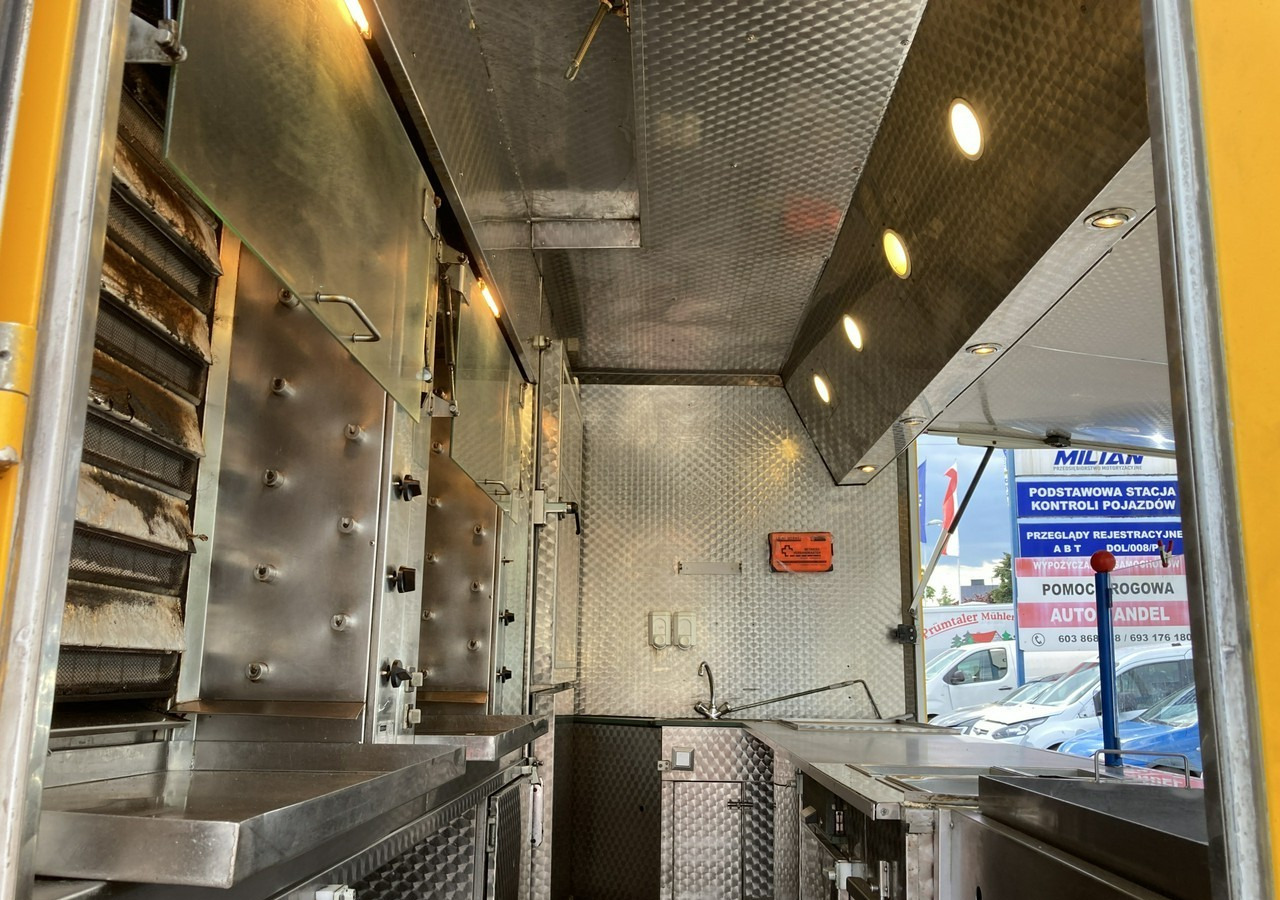Mercedes-Benz Sprinter Autosklep Grill kurczak Gastronomiczny Food Truck Foodtruck sklep 20 - Vending truck: picture 2 Mercedes-Benz Sprinter Autosklep Grill kurczak Gastronomiczny Food Truck Foodtruck sklep 20 - Vending truck: picture 2