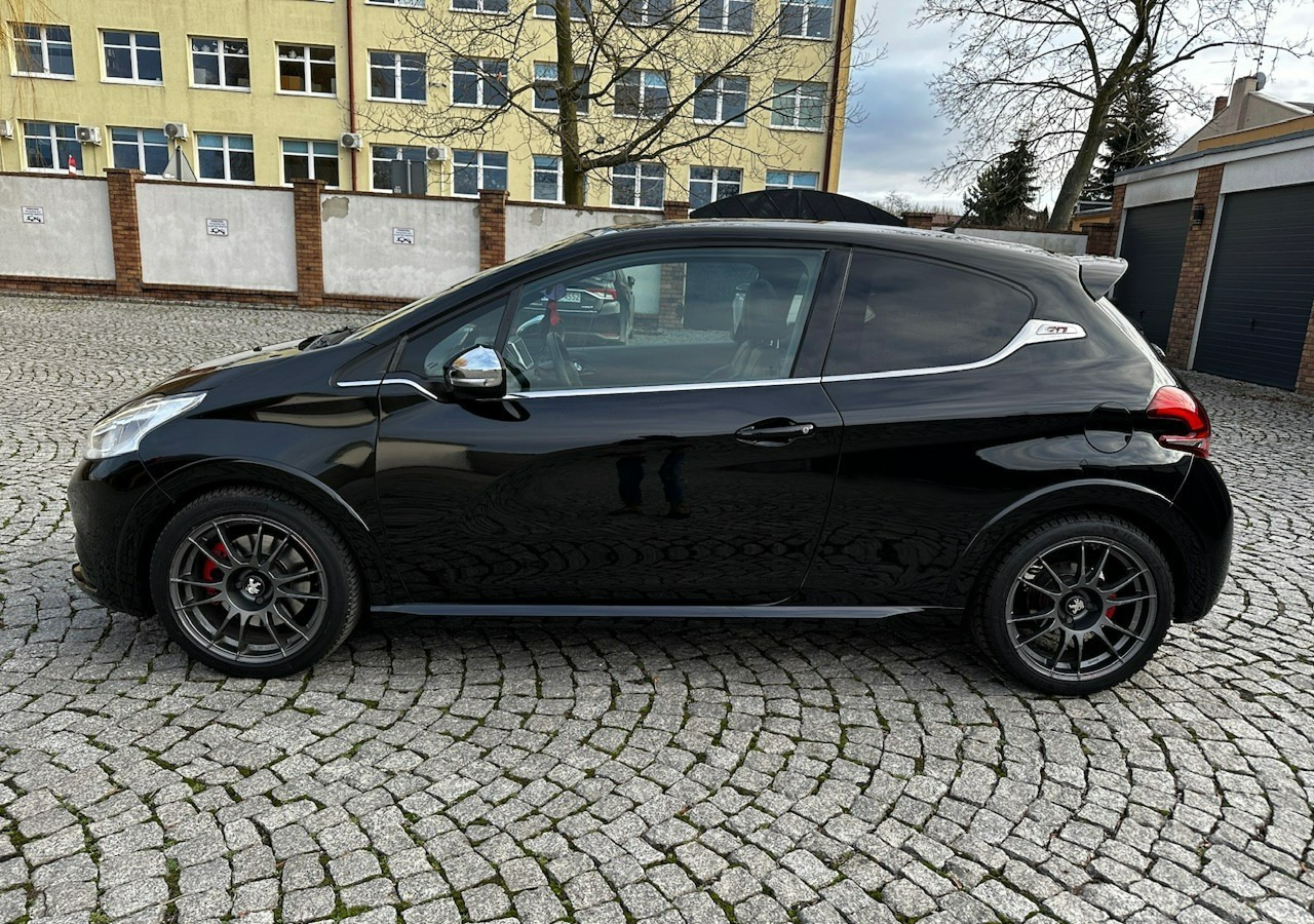 Peugeot 208 I 208GTI Sport 1.6THP 208KM Panorama Led JBL Navi Kamera OZ-Racing 201 - Car: picture 5 Peugeot 208 I 208GTI Sport 1.6THP 208KM Panorama Led JBL Navi Kamera OZ-Racing 201 - Car: picture 5