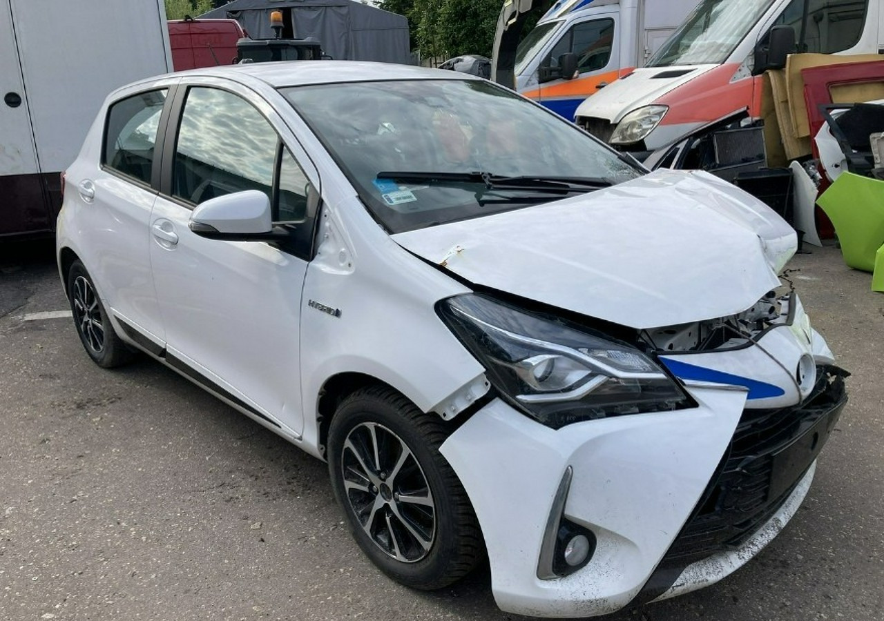 Toyota Yaris III Toyota Yaris Hybrid 1.5 VVT-i Y20 Model 2019 Salon PL - Car: picture 1 Toyota Yaris III Toyota Yaris Hybrid 1.5 VVT-i Y20 Model 2019 Salon PL - Car: picture 1