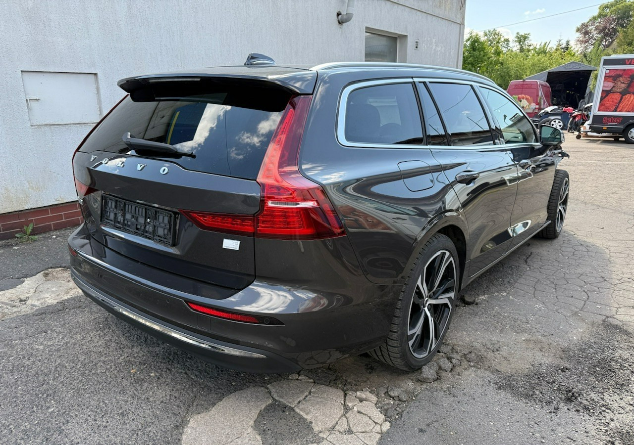Volvo V60 II Volvo V60 2.0 T8 Plug-in Hybrid 455KM AWD Bogata Wersja Model 2024 - Car: picture 4 Volvo V60 II Volvo V60 2.0 T8 Plug-in Hybrid 455KM AWD Bogata Wersja Model 2024 - Car: picture 4