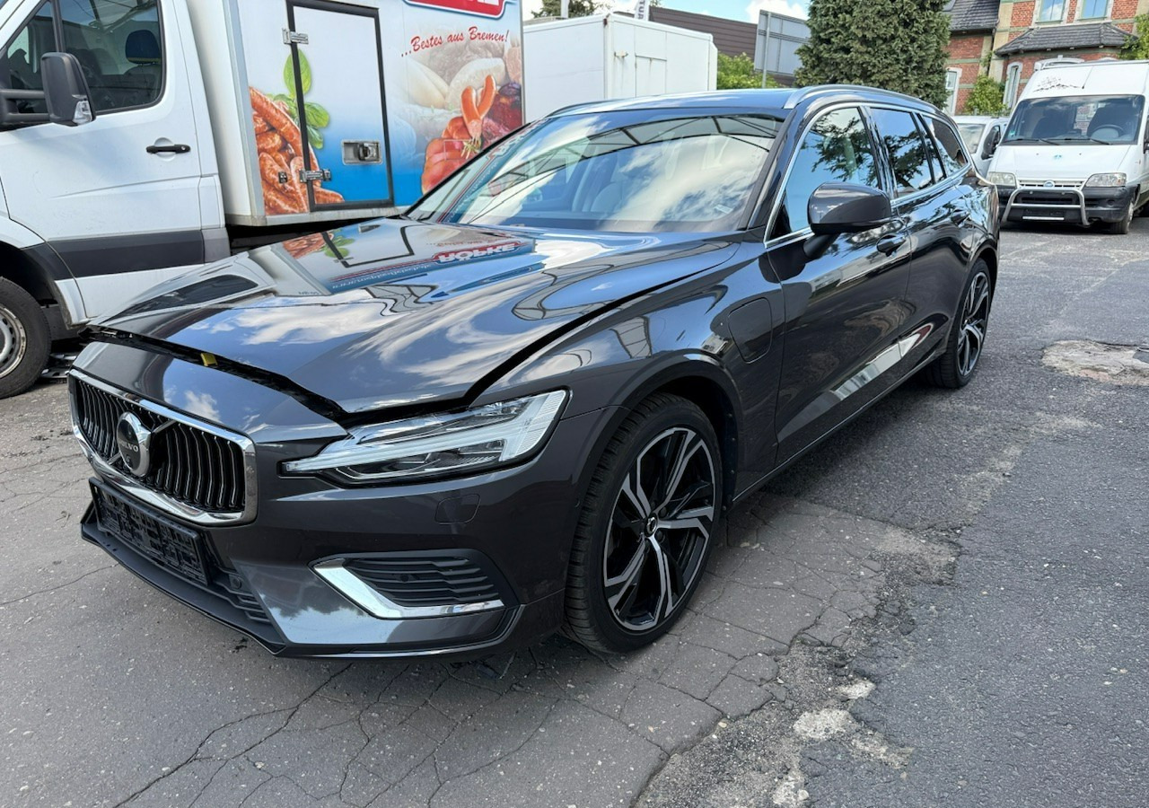 Volvo V60 II Volvo V60 2.0 T8 Plug-in Hybrid 455KM AWD Bogata Wersja Model 2024 - Car: picture 1 Volvo V60 II Volvo V60 2.0 T8 Plug-in Hybrid 455KM AWD Bogata Wersja Model 2024 - Car: picture 1